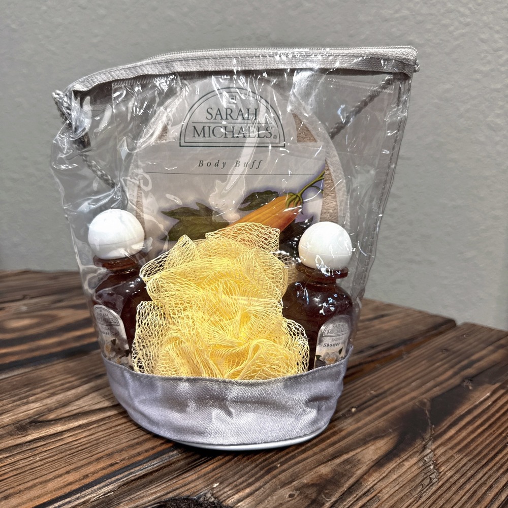 NEW Vtg Sarah Michaels Gardenia Bath and Body Gift Set Loofa‎ Puff Grandma 90s